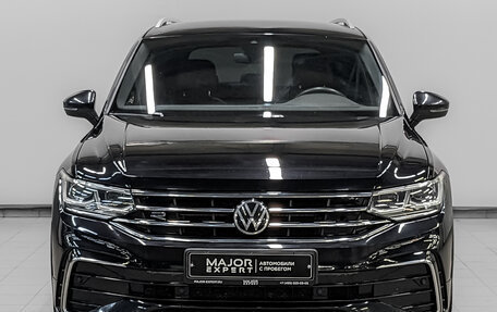 Volkswagen Tiguan II, 2021 год, 3 555 000 рублей, 2 фотография