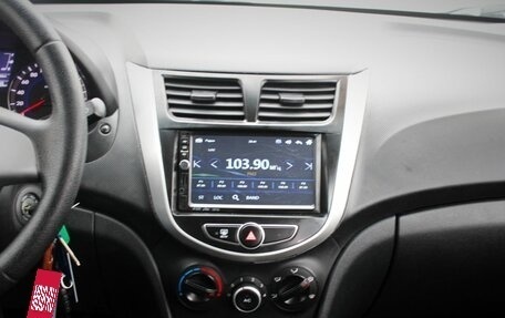 Hyundai Solaris II рестайлинг, 2014 год, 940 000 рублей, 16 фотография