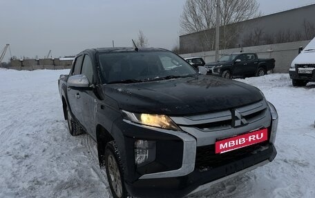 Mitsubishi L200 IV рестайлинг, 2021 год, 2 715 000 рублей, 8 фотография