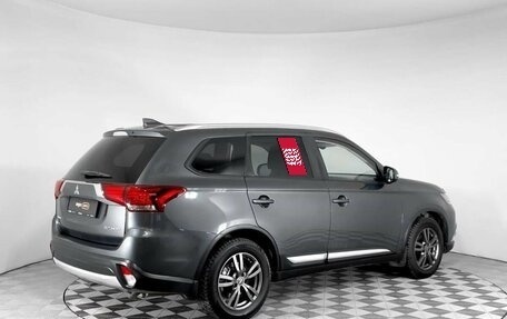 Mitsubishi Outlander III рестайлинг 3, 2018 год, 2 050 000 рублей, 5 фотография