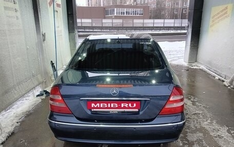 Mercedes-Benz E-Класс, 2003 год, 900 000 рублей, 4 фотография