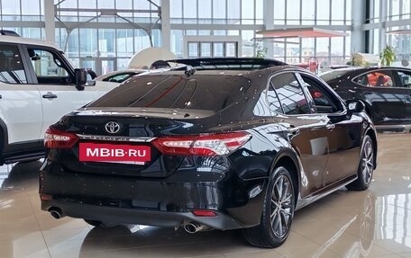 Toyota Camry, 2022 год, 3 690 000 рублей, 4 фотография