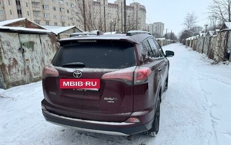 Toyota RAV4, 2018 год, 2 470 000 рублей, 11 фотография