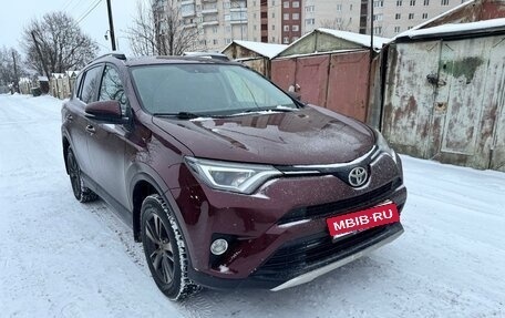 Toyota RAV4, 2018 год, 2 470 000 рублей, 4 фотография