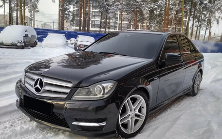 Mercedes-Benz C-Класс, 2012 год, 1 100 000 рублей, 1 фотография