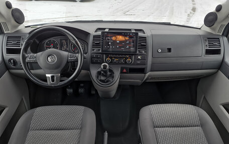 Volkswagen Caravelle T5, 2014 год, 2 199 000 рублей, 17 фотография