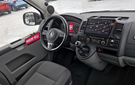 Volkswagen Caravelle T5, 2014 год, 2 199 000 рублей, 18 фотография