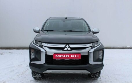 Mitsubishi L200 IV рестайлинг, 2019 год, 3 060 000 рублей, 2 фотография