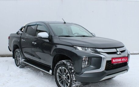 Mitsubishi L200 IV рестайлинг, 2019 год, 3 060 000 рублей, 3 фотография