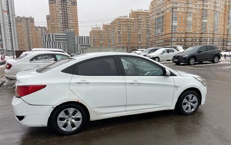 Hyundai Solaris II рестайлинг, 2015 год, 800 000 рублей, 4 фотография