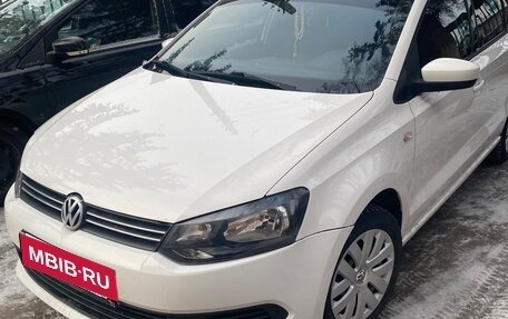 Volkswagen Polo VI (EU Market), 2012 год, 880 000 рублей, 2 фотография