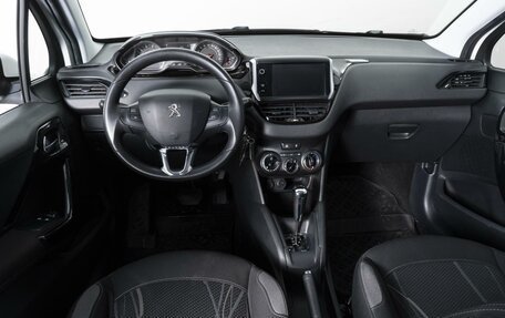 Peugeot 208 II, 2013 год, 854 000 рублей, 6 фотография