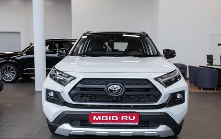 Toyota RAV4, 2024 год, 4 900 000 рублей, 2 фотография