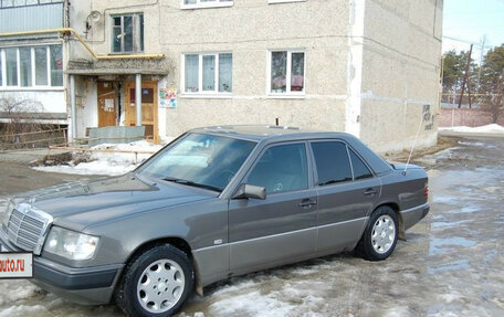 Mercedes-Benz E-Класс, 1993 год, 299 000 рублей, 1 фотография