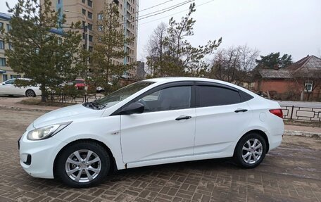 Hyundai Solaris II рестайлинг, 2011 год, 620 000 рублей, 5 фотография