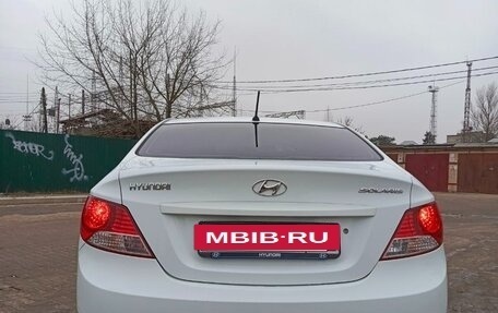 Hyundai Solaris II рестайлинг, 2011 год, 620 000 рублей, 2 фотография