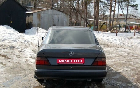 Mercedes-Benz E-Класс, 1993 год, 299 000 рублей, 3 фотография