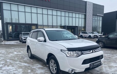 Mitsubishi Outlander III рестайлинг 3, 2013 год, 1 350 000 рублей, 3 фотография