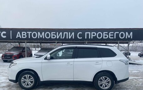 Mitsubishi Outlander III рестайлинг 3, 2013 год, 1 350 000 рублей, 10 фотография