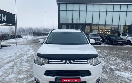 Mitsubishi Outlander III рестайлинг 3, 2013 год, 1 350 000 рублей, 2 фотография