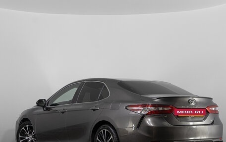 Toyota Camry, 2017 год, 2 189 000 рублей, 6 фотография