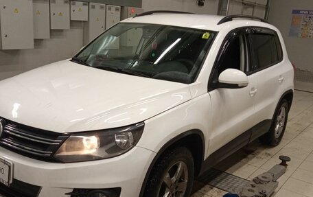 Volkswagen Tiguan I, 2015 год, 941 000 рублей, 1 фотография