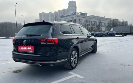 Volkswagen Passat B8 рестайлинг, 2019 год, 4 400 000 рублей, 14 фотография