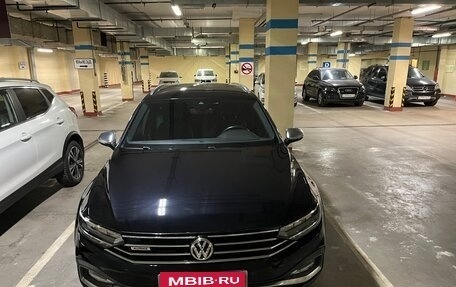 Volkswagen Passat B8 рестайлинг, 2019 год, 4 400 000 рублей, 23 фотография