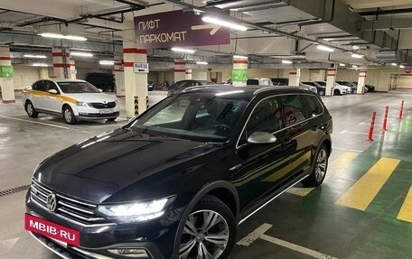 Volkswagen Passat B8 рестайлинг, 2019 год, 4 400 000 рублей, 18 фотография