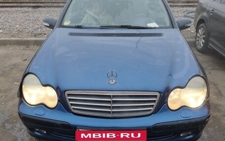 Mercedes-Benz C-Класс, 2002 год, 550 000 рублей, 1 фотография