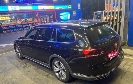 Volkswagen Passat B8 рестайлинг, 2019 год, 4 400 000 рублей, 29 фотография