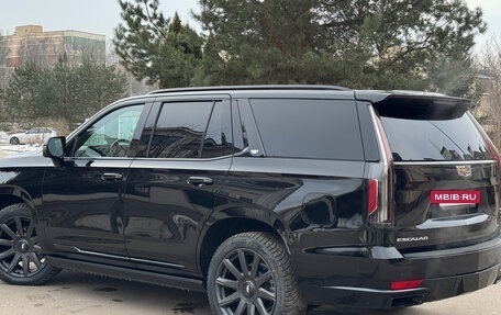 Cadillac Escalade V, 2023 год, 13 750 000 рублей, 5 фотография