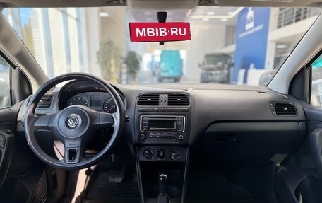 Volkswagen Polo VI (EU Market), 2013 год, 850 000 рублей, 15 фотография