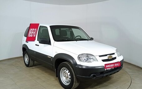 Chevrolet Niva I рестайлинг, 2017 год, 757 000 рублей, 3 фотография