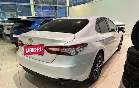 Toyota Camry, 2021 год, 3 750 000 рублей, 4 фотография