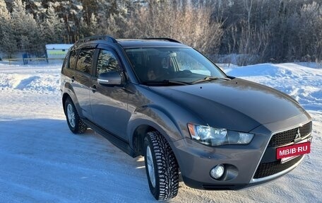 Mitsubishi Outlander III рестайлинг 3, 2011 год, 1 500 000 рублей, 4 фотография