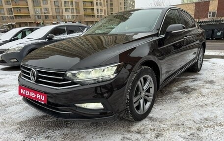 Volkswagen Passat B8 рестайлинг, 2020 год, 2 350 000 рублей, 2 фотография