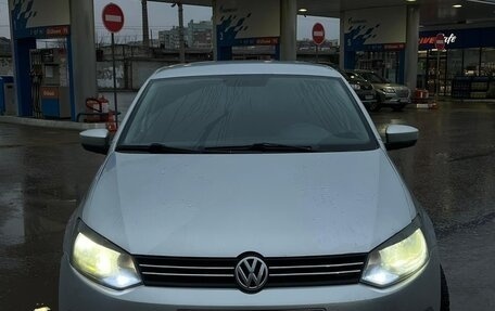 Volkswagen Polo VI (EU Market), 2011 год, 565 000 рублей, 2 фотография