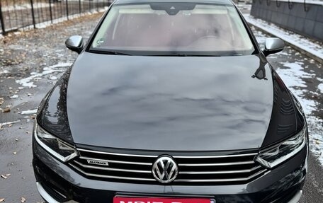 Volkswagen Passat B8 рестайлинг, 2019 год, 2 980 000 рублей, 2 фотография