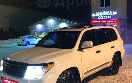 Toyota Land Cruiser 200, 2010 год, 2 650 000 рублей, 2 фотография