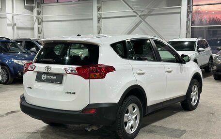 Toyota RAV4, 2015 год, 1 695 000 рублей, 4 фотография