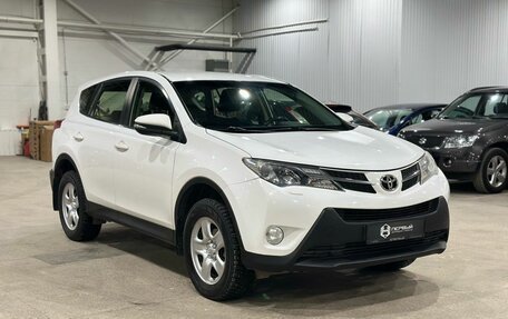 Toyota RAV4, 2015 год, 1 695 000 рублей, 3 фотография