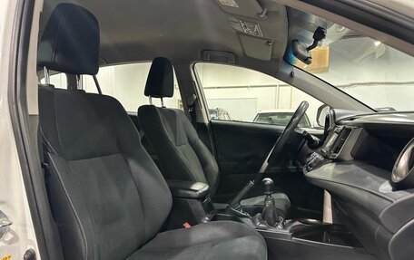 Toyota RAV4, 2015 год, 1 695 000 рублей, 17 фотография