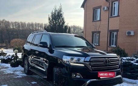 Toyota Land Cruiser 200, 2017 год, 8 050 000 рублей, 4 фотография