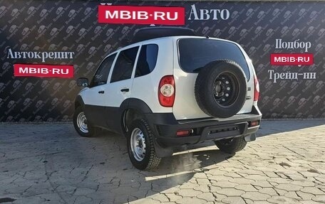 Chevrolet Niva I рестайлинг, 2019 год, 780 000 рублей, 5 фотография