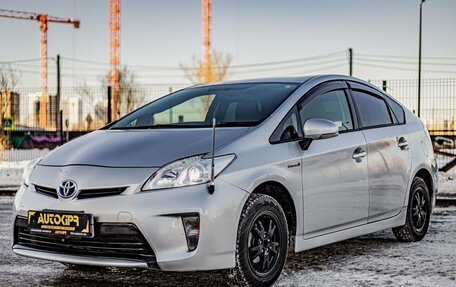 Toyota Prius, 2014 год, 1 285 000 рублей, 4 фотография