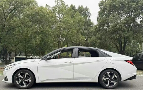 Hyundai Elantra, 2022 год, 1 290 000 рублей, 6 фотография