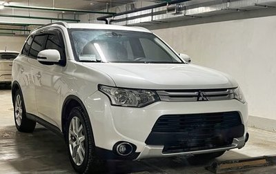 Mitsubishi Outlander III рестайлинг 3, 2014 год, 1 700 000 рублей, 1 фотография