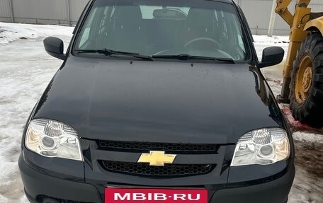 Chevrolet Niva I рестайлинг, 2017 год, 850 000 рублей, 7 фотография