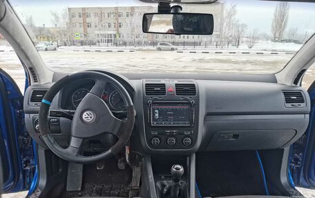 Volkswagen Golf V, 2004 год, 590 000 рублей, 12 фотография